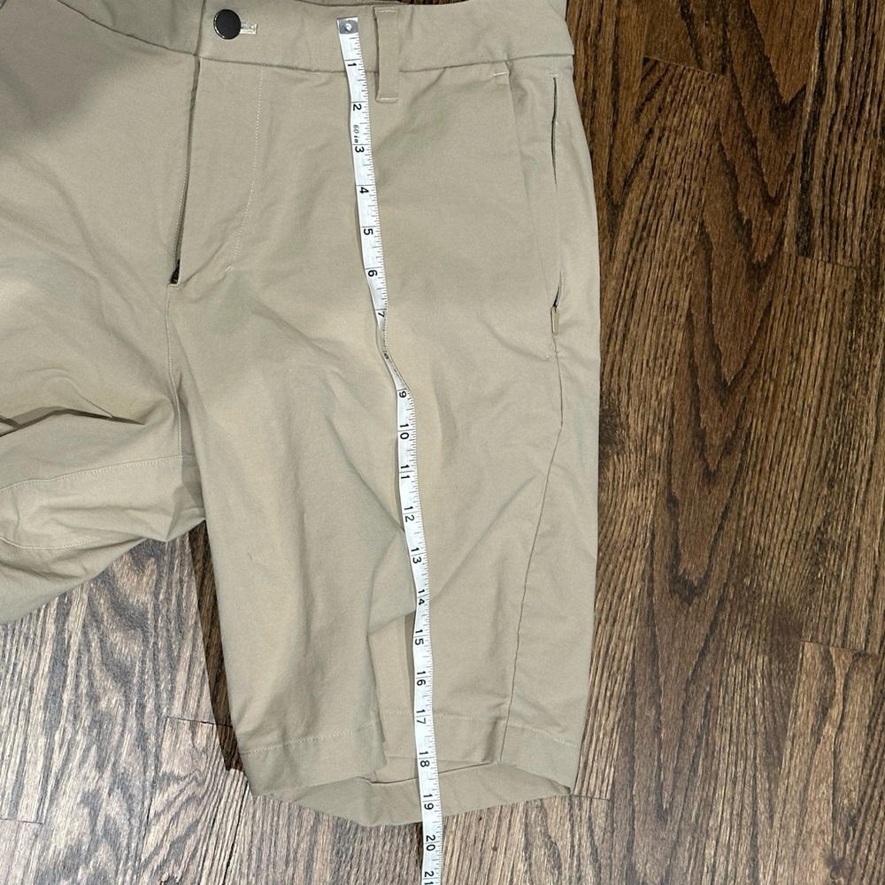 Lululemon Khacki 33 inch shorts